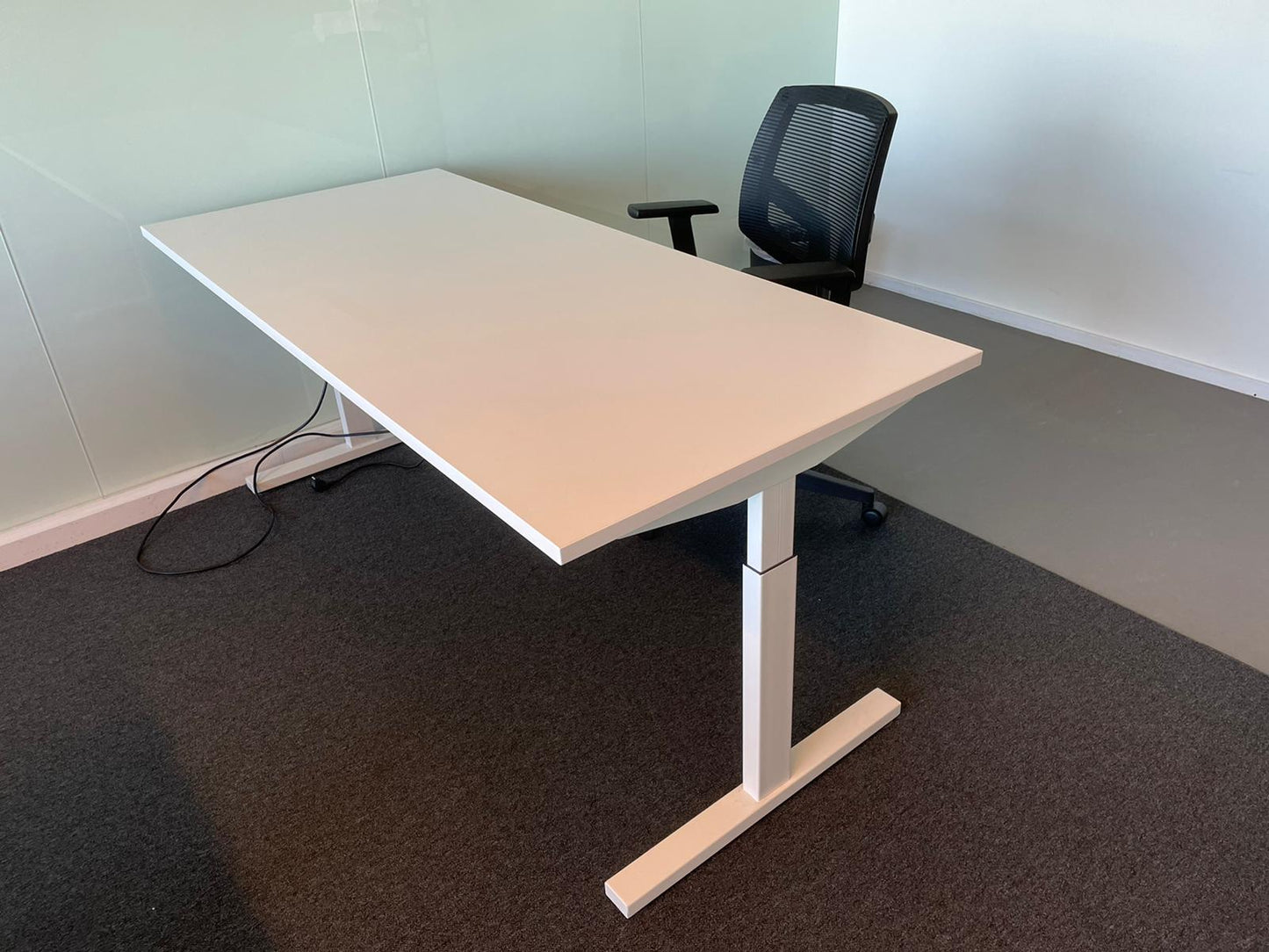 Bureau T-line wit
