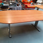 Vergadertafel Ovaal Aluminium T-poot met rood beuken blad afm. 240x120 cm