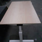 Bureau slinger verstelbaar zit/zit T-poot wit met Licht hout blad